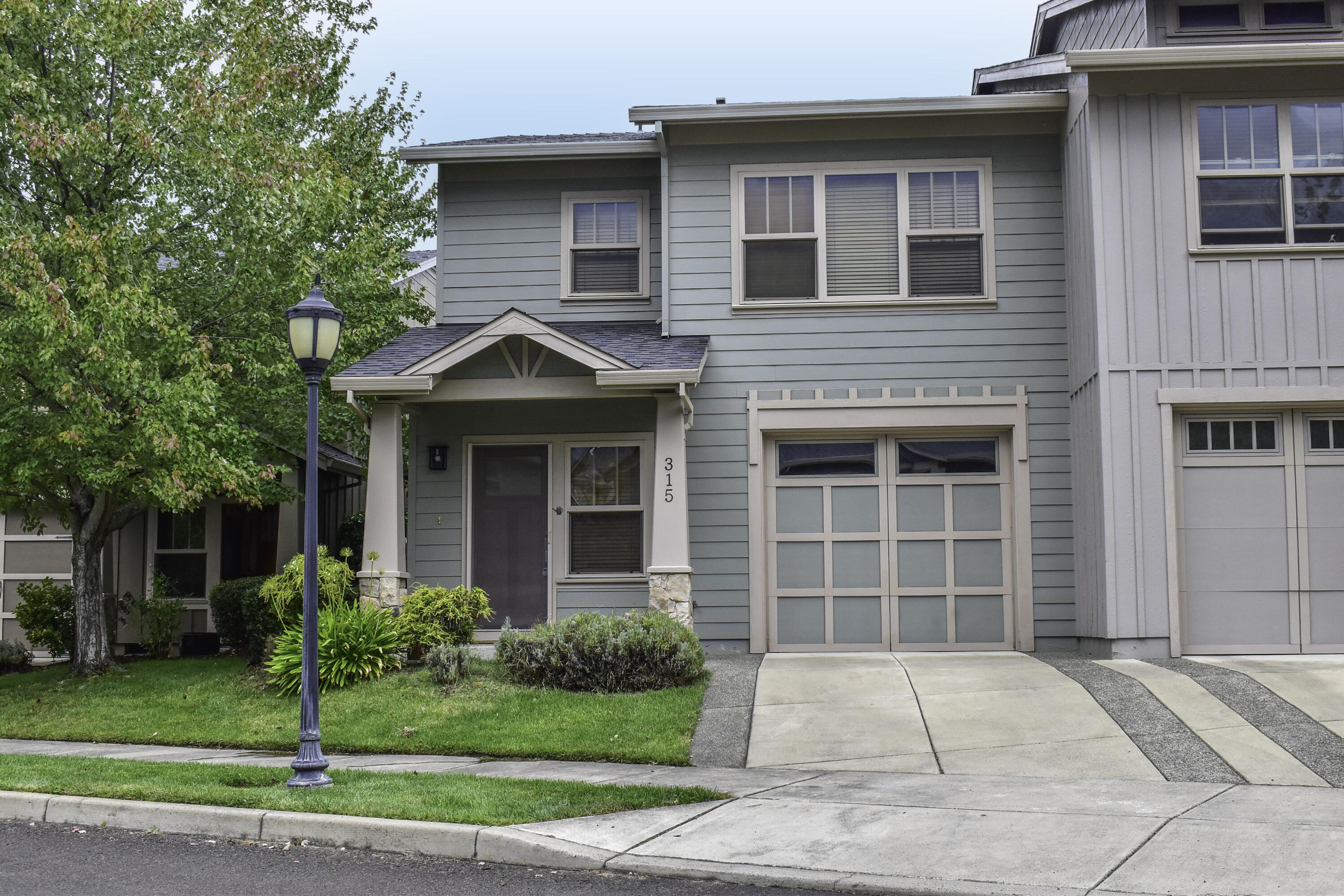 Alderwood Townhomes - Residential