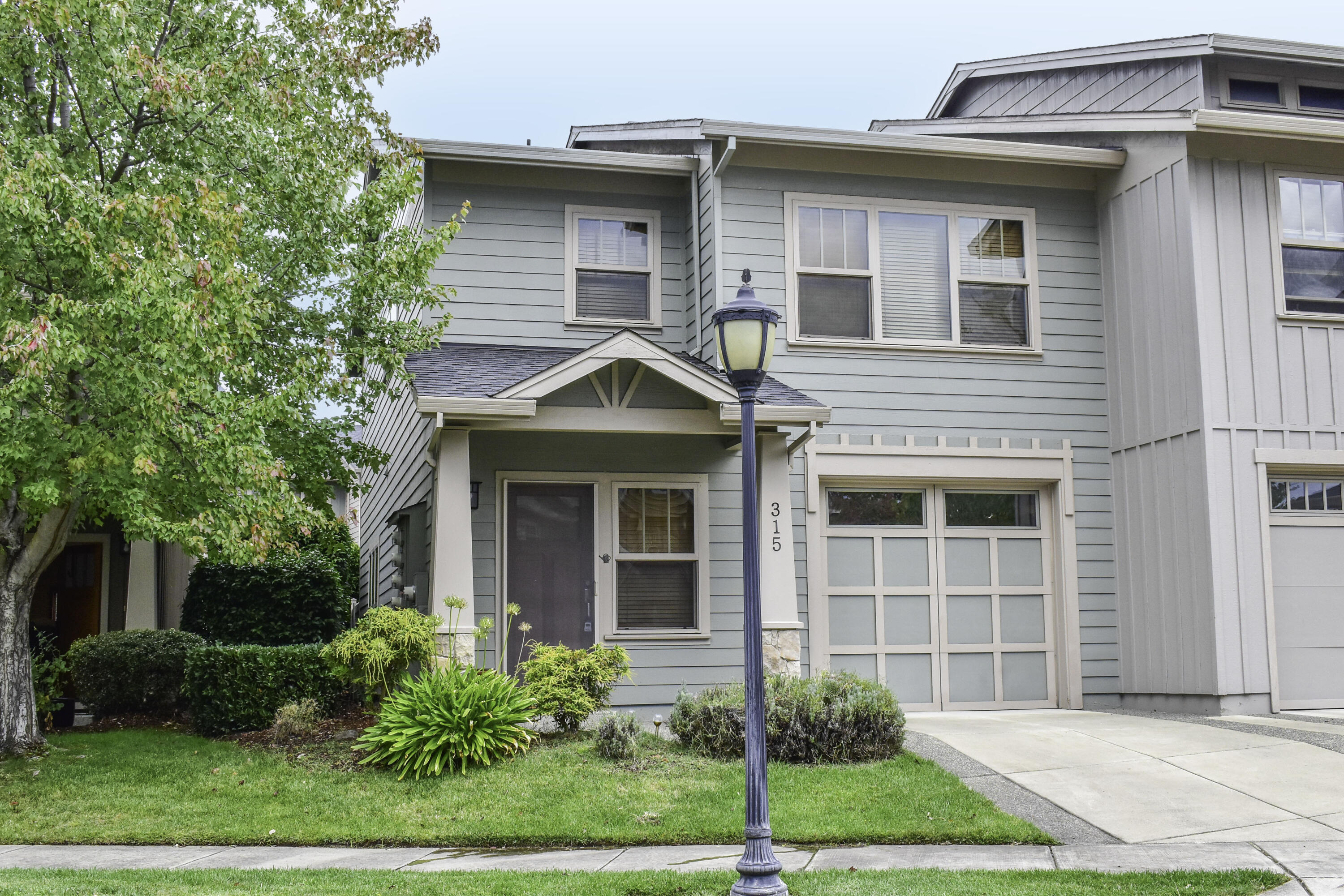 Alderwood Townhomes - Residential