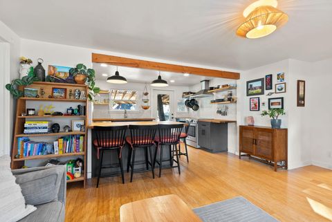 Tiny photo for 845 NE 8th Street, Bend, OR 97701 (MLS # 220211062)