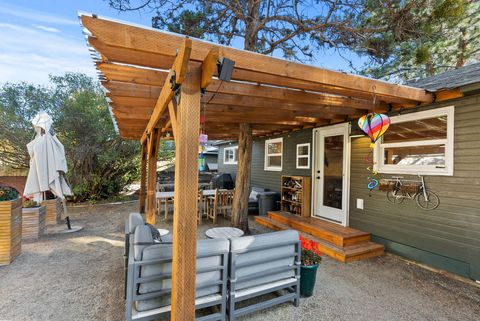 Tiny photo for 845 NE 8th Street, Bend, OR 97701 (MLS # 220211062)