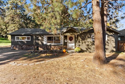 Photo of 845 NE 8th Street, Bend, OR 97701 (MLS # 220211062)