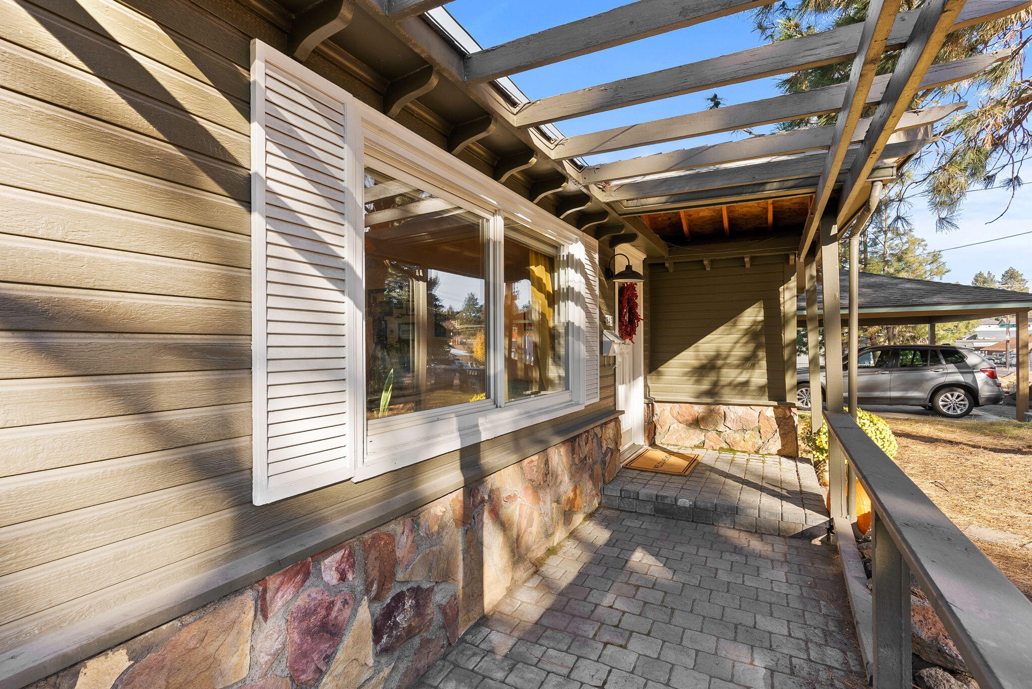 845 NE 8th Street