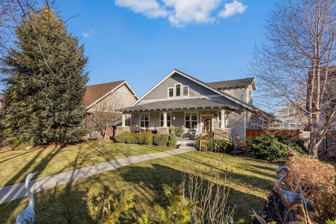 Tiny photo for 920 NW 15th Street, Redmond, OR 97756 (MLS # 220212772)