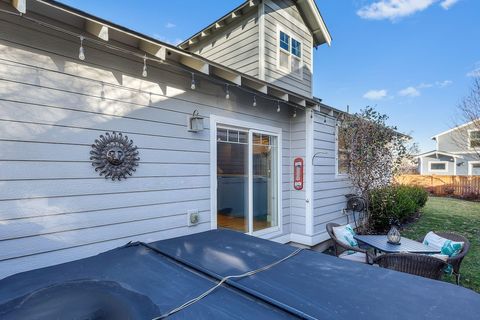 Tiny photo for 920 NW 15th Street, Redmond, OR 97756 (MLS # 220212772)