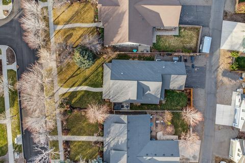 Tiny photo for 920 NW 15th Street, Redmond, OR 97756 (MLS # 220212772)