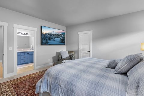 Tiny photo for 920 NW 15th Street, Redmond, OR 97756 (MLS # 220212772)