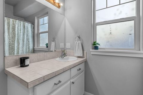 Tiny photo for 920 NW 15th Street, Redmond, OR 97756 (MLS # 220212772)