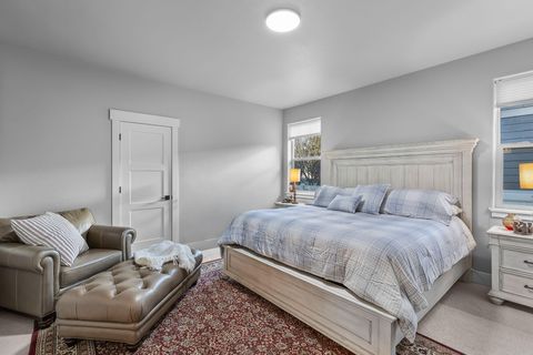 Tiny photo for 920 NW 15th Street, Redmond, OR 97756 (MLS # 220212772)