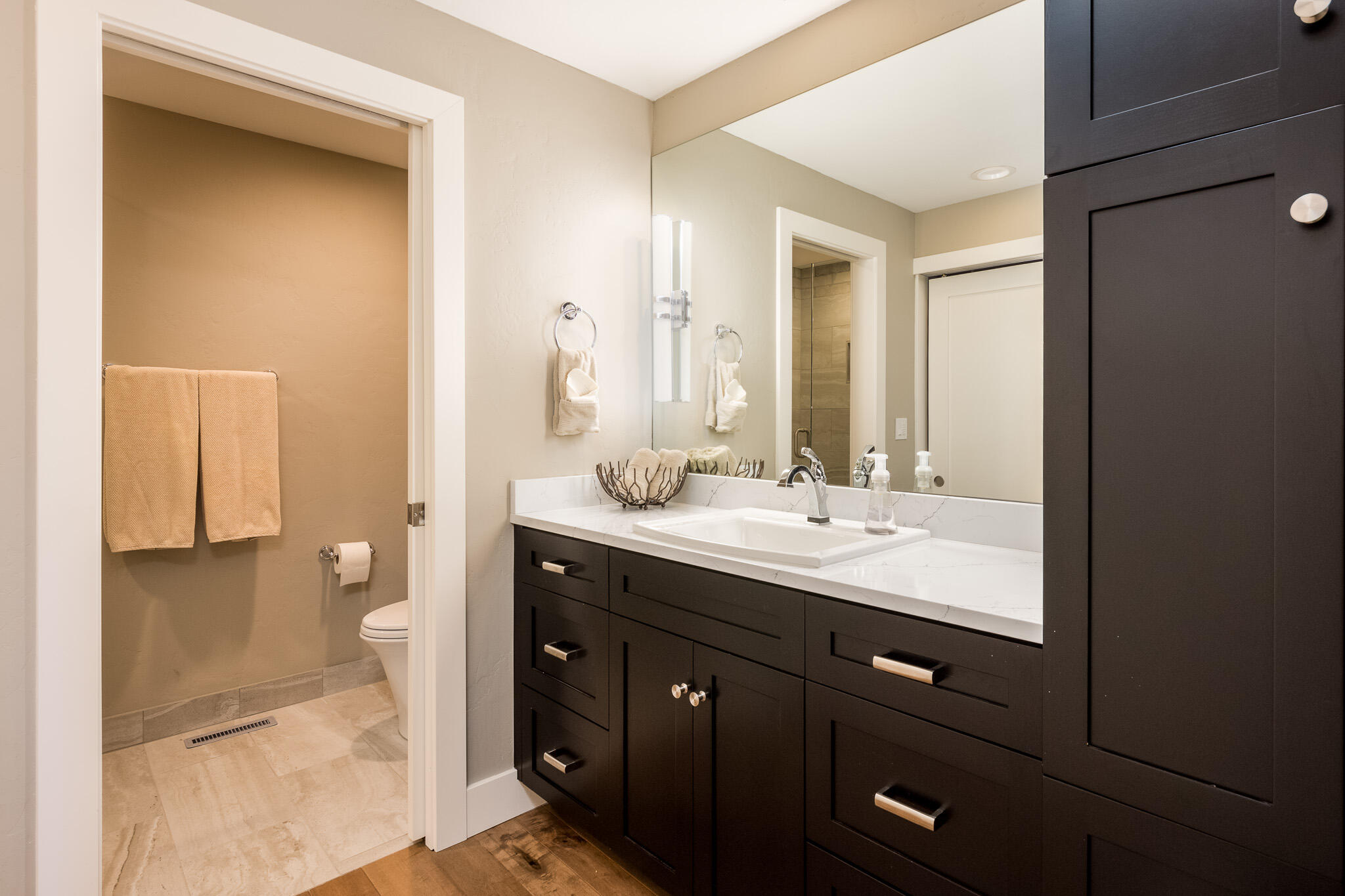 Quelah Condos - Residential