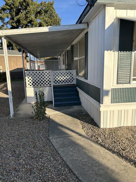 Tiny photo for 118 Briarwood Way, Grants Pass, OR 97526 (MLS # 220214062)