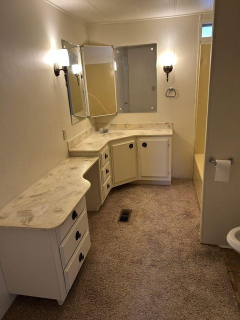 Tiny photo for 118 Briarwood Way, Grants Pass, OR 97526 (MLS # 220214062)