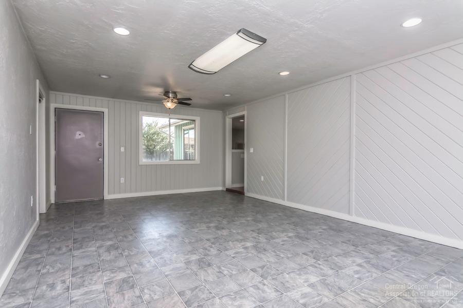 Hillcrest J - Residential