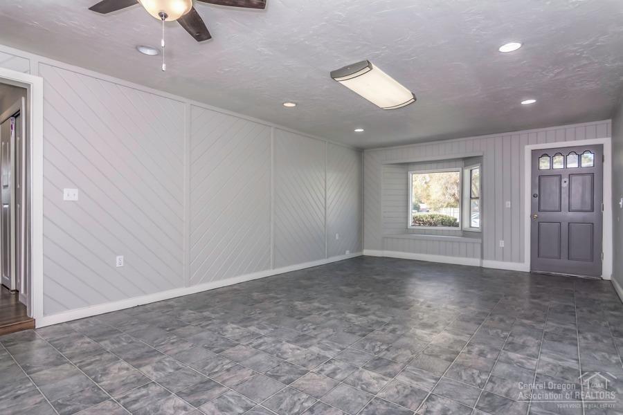 Hillcrest J - Residential