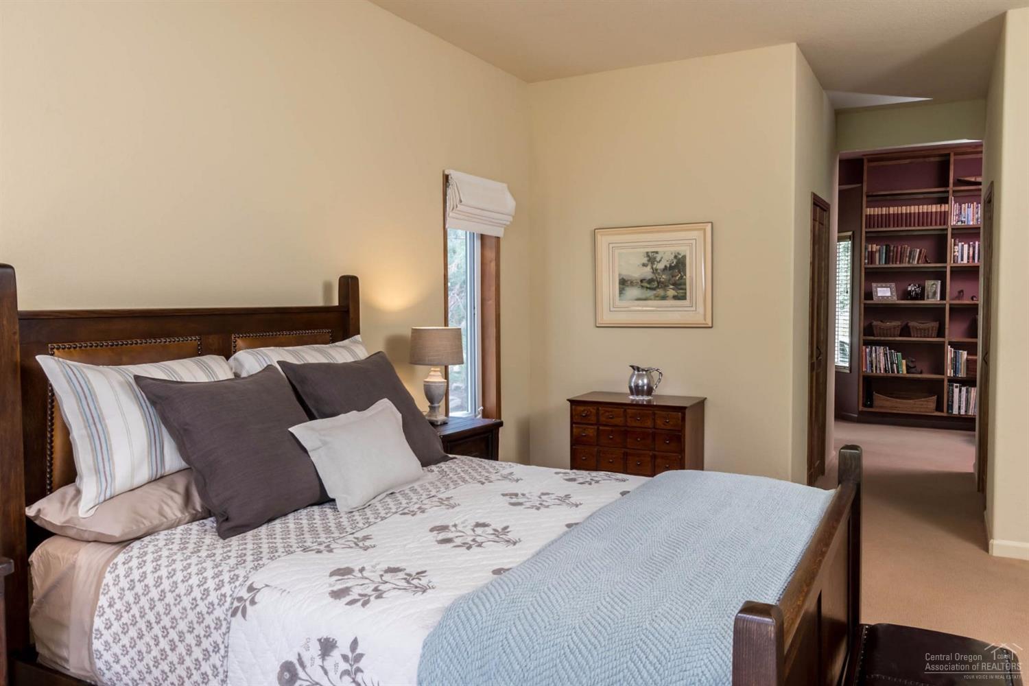 River Bluff Estate - Residential