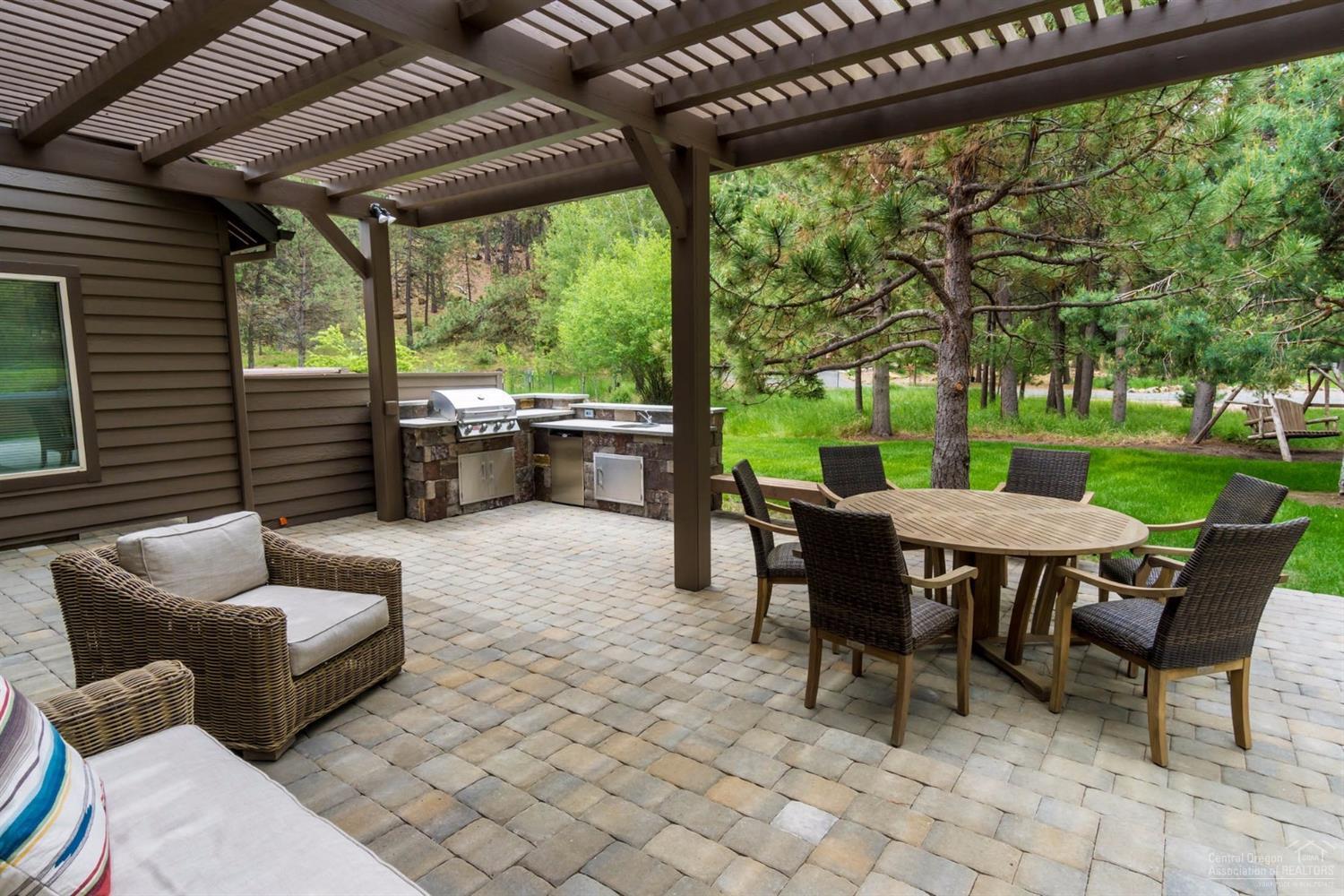 River Bluff Estate - Residential