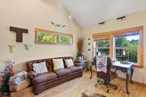 Tiny photo for 2405 NW Skyline Ranch Road, Bend, OR 97703 (MLS # 220213361)