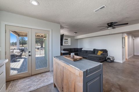 Tiny photo for 444 NW Pinecrest Drive, Prineville, OR 97754 (MLS # 220216976)