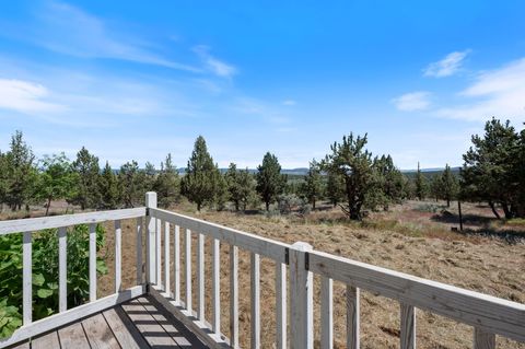 Tiny photo for 444 NW Pinecrest Drive, Prineville, OR 97754 (MLS # 220216976)