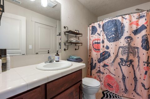 Tiny photo for 444 NW Pinecrest Drive, Prineville, OR 97754 (MLS # 220216976)