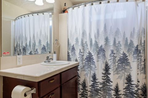 Tiny photo for 444 NW Pinecrest Drive, Prineville, OR 97754 (MLS # 220216976)