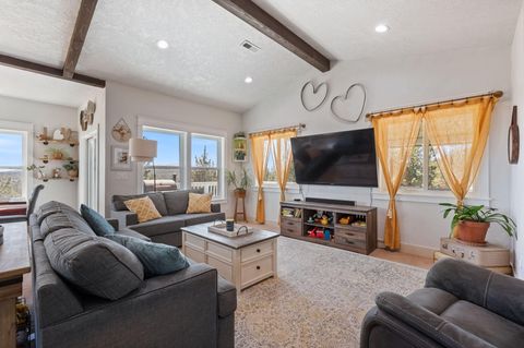 Tiny photo for 444 NW Pinecrest Drive, Prineville, OR 97754 (MLS # 220216976)