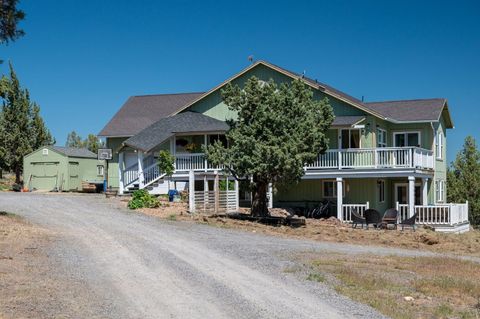 Photo of 444 NW Pinecrest Drive, Prineville, OR 97754 (MLS # 220216976)