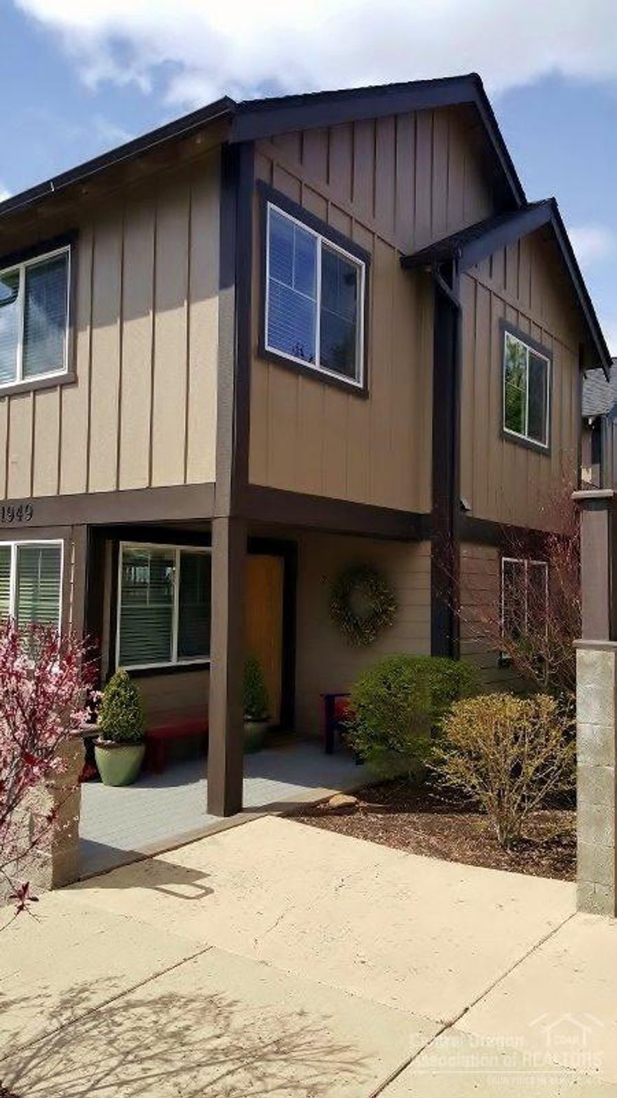Immaculate corner unit condo with a great west side location convenient to recreation, restaurants, colleges and shopping. Deeded covered parking space, secure additional storage, community center and fitness room. Low HOA fees cover water, sewer, garbage, exterior maintenance, snow removal, landscaping, master insurance, fitness & community center. Laminate flooring, stainless appliances, 2 full bedrooms and private patio.