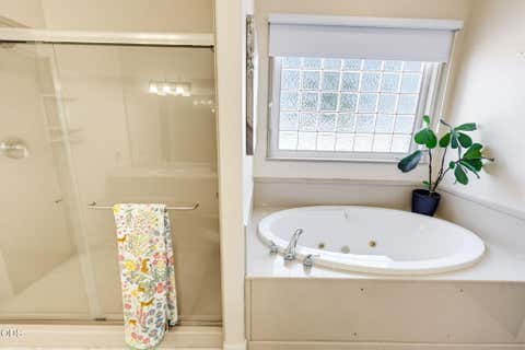 Tiny photo for 977 Fairview Court, Eagle Point, OR 97524 (MLS # 220226853)
