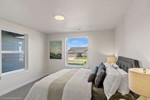 Tiny photo for 3099 Mt. Thielsen Drive #66, Medford, OR 97504 (MLS # 220217558)