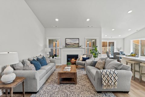 Tiny photo for 3099 Mt. Thielsen Drive #66, Medford, OR 97504 (MLS # 220217558)