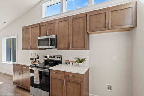 Tiny photo for 3099 Mt. Thielsen Drive #66, Medford, OR 97504 (MLS # 220217558)