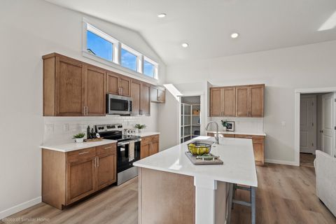 Tiny photo for 3099 Mt. Thielsen Drive #66, Medford, OR 97504 (MLS # 220217558)