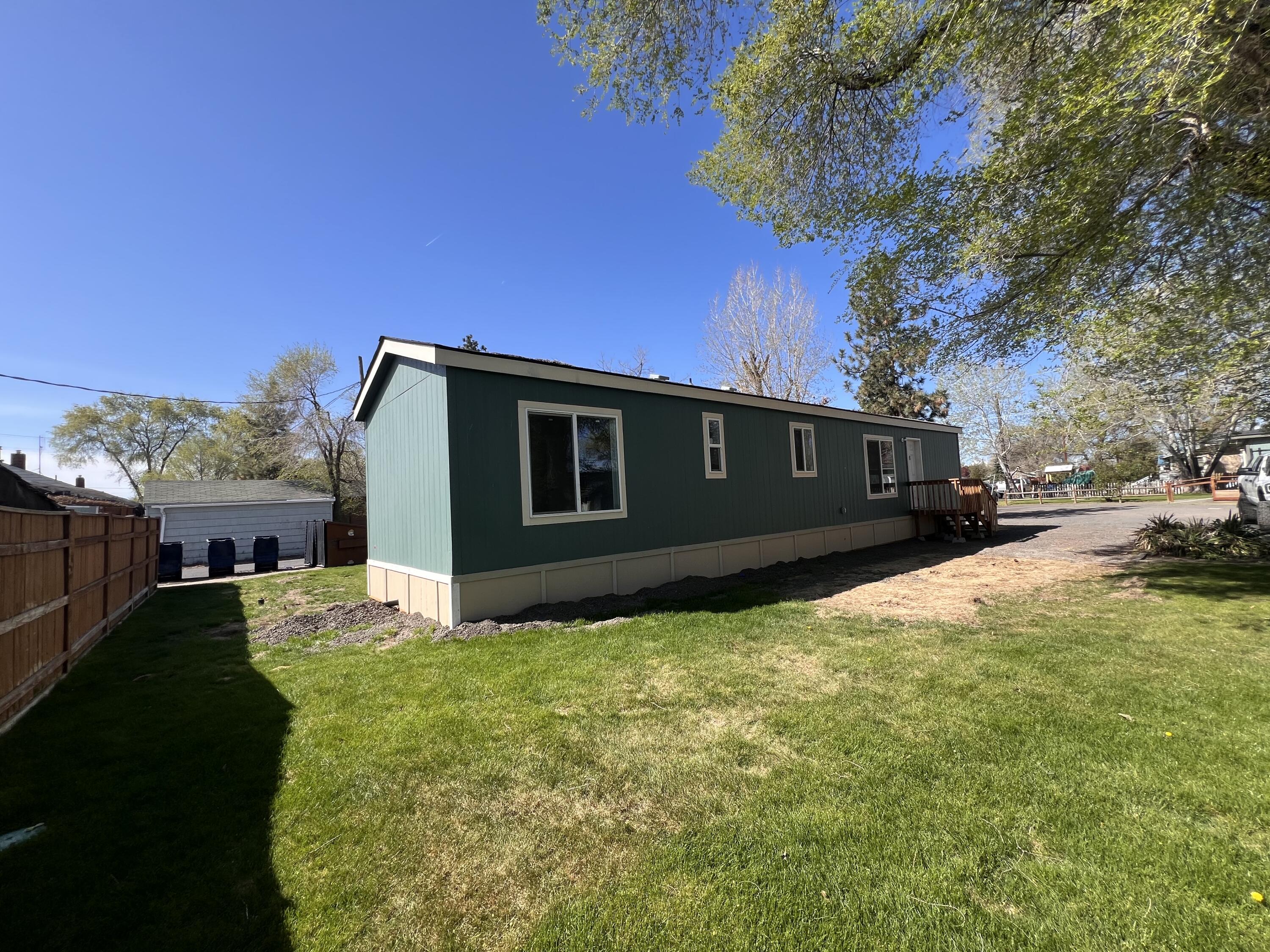 215 NW Canal Boulevard