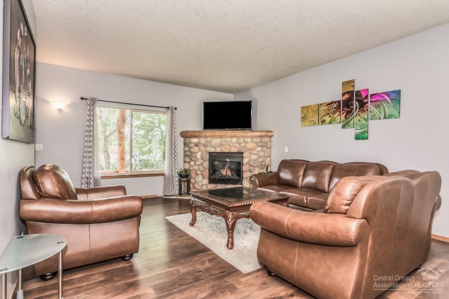 Paulina Peaks - Residential