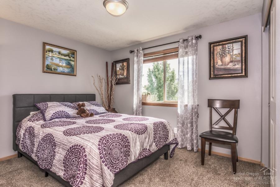 Paulina Peaks - Residential