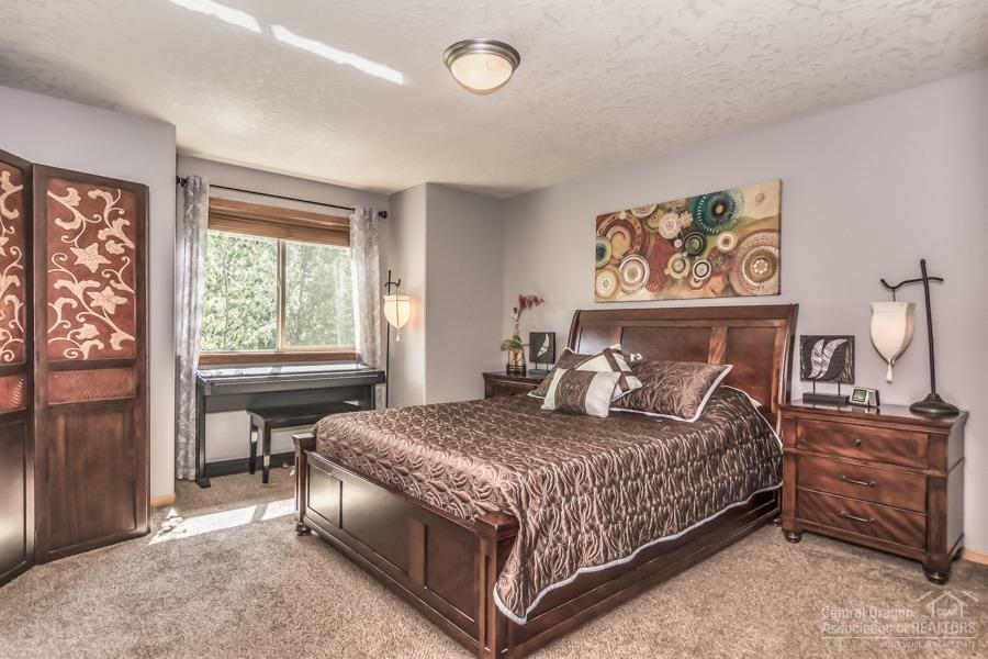 Paulina Peaks - Residential