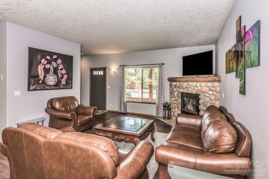 Paulina Peaks - Residential