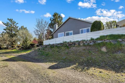 Tiny photo for 3626 SW 29th Street, Redmond, OR 97756 (MLS # 220220101)