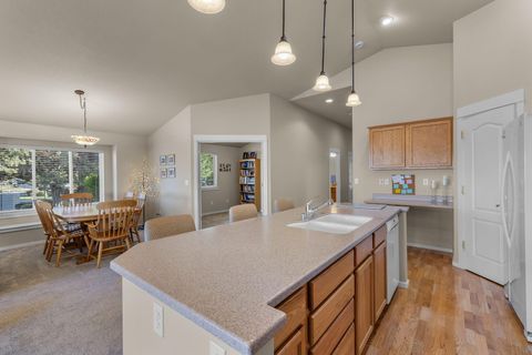 Tiny photo for 3626 SW 29th Street, Redmond, OR 97756 (MLS # 220220101)