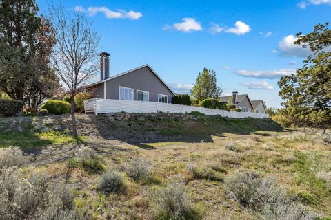 Tiny photo for 3626 SW 29th Street, Redmond, OR 97756 (MLS # 220220101)