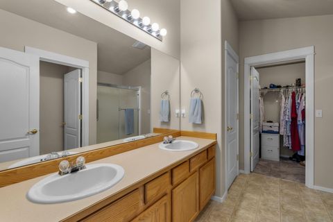 Tiny photo for 3626 SW 29th Street, Redmond, OR 97756 (MLS # 220220101)