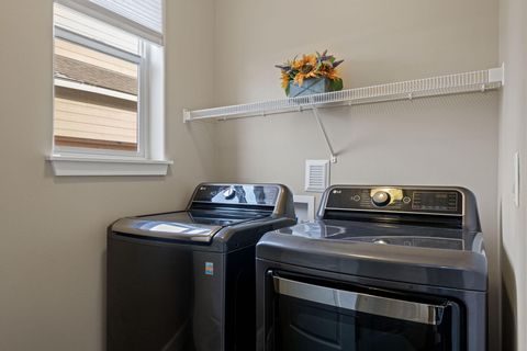 Tiny photo for 21191 SE Kayla Court, Bend, OR 97702 (MLS # 220214222)