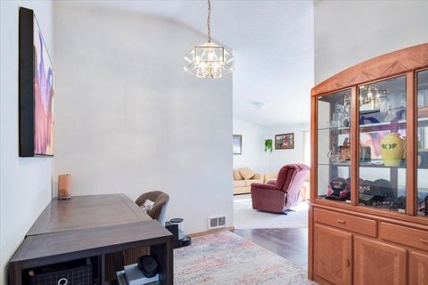 Tiny photo for 67070 Paradise Alley Aly, Bend, OR 97701 (MLS # 220215872)