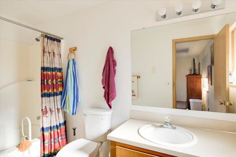 Tiny photo for 67070 Paradise Alley Aly, Bend, OR 97701 (MLS # 220215872)