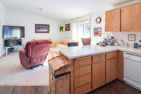 Tiny photo for 67070 Paradise Alley Aly, Bend, OR 97701 (MLS # 220215872)