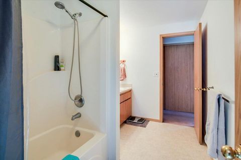 Tiny photo for 67070 Paradise Alley Aly, Bend, OR 97701 (MLS # 220215872)