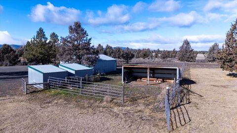 Tiny photo for 67070 Paradise Alley Aly, Bend, OR 97701 (MLS # 220215872)
