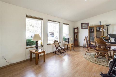 Tiny photo for 67070 Paradise Alley Aly, Bend, OR 97701 (MLS # 220215872)