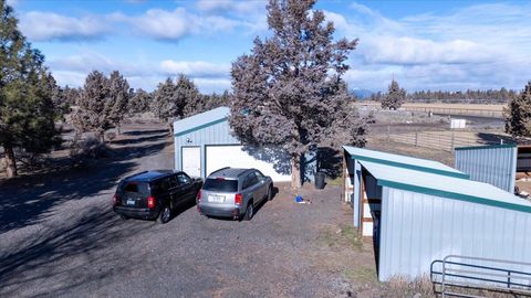 Tiny photo for 67070 Paradise Alley Aly, Bend, OR 97701 (MLS # 220215872)