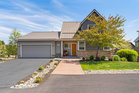 208 Parks Loop Redmond OR 97756